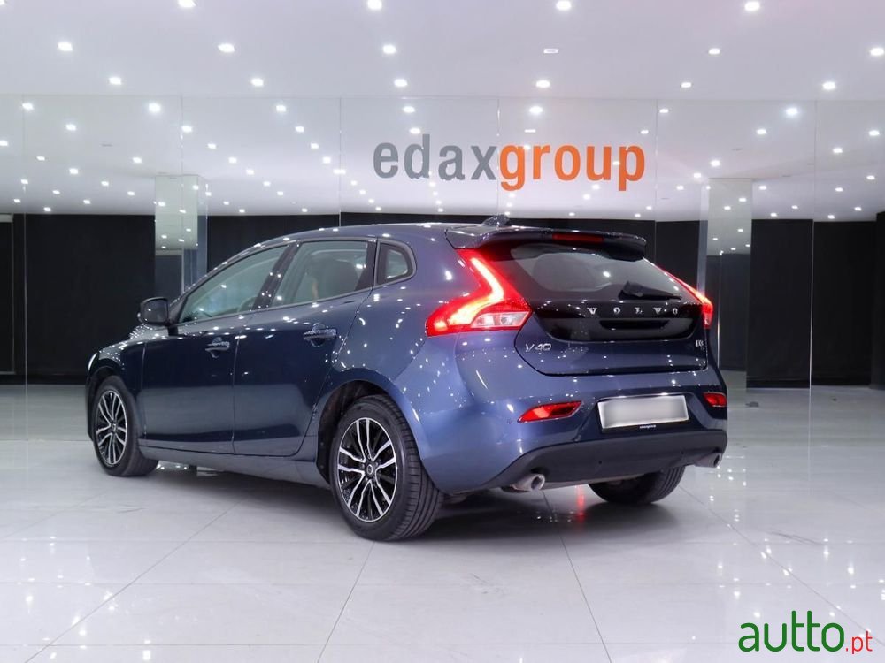 2019' Volvo V40 photo #4