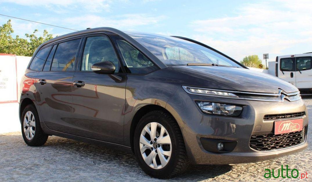 2016' Citroen C4 Grand Picasso photo #2