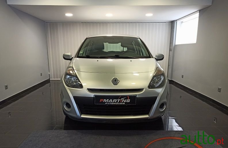 2009' Renault Clio photo #3