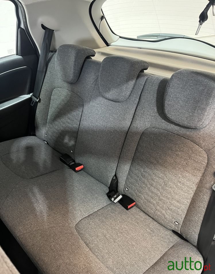 2020' Renault Zoe photo #4