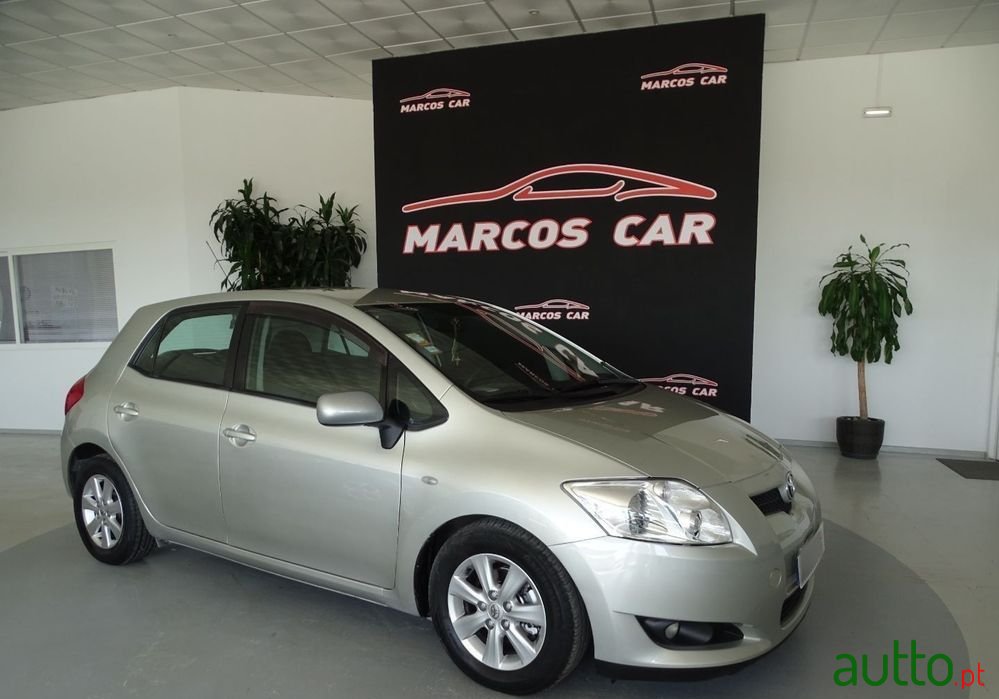 2009' Toyota Auris photo #1