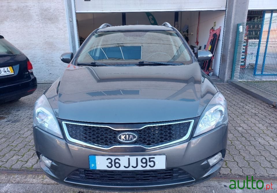 2010' Kia Ceed Sw photo #2