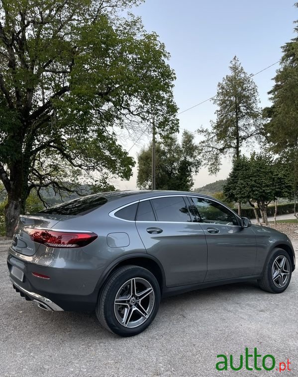 2021' Mercedes-Benz GLC 300 photo #4