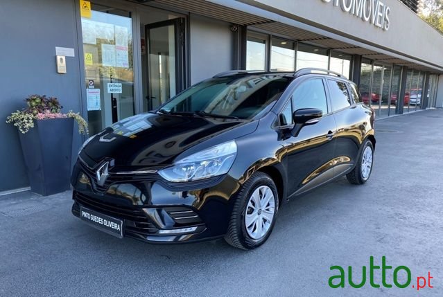 2018' Renault Clio Sport Tourer photo #1