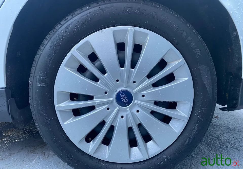 2017' Ford Focus Sw photo #3