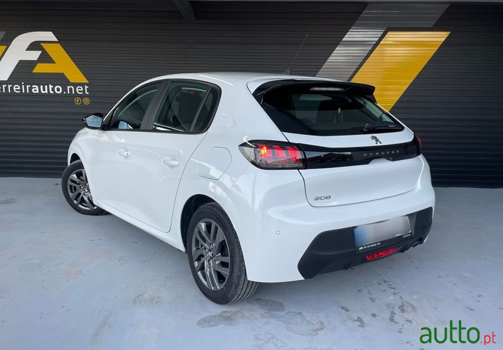 2022' Peugeot 208 photo #2