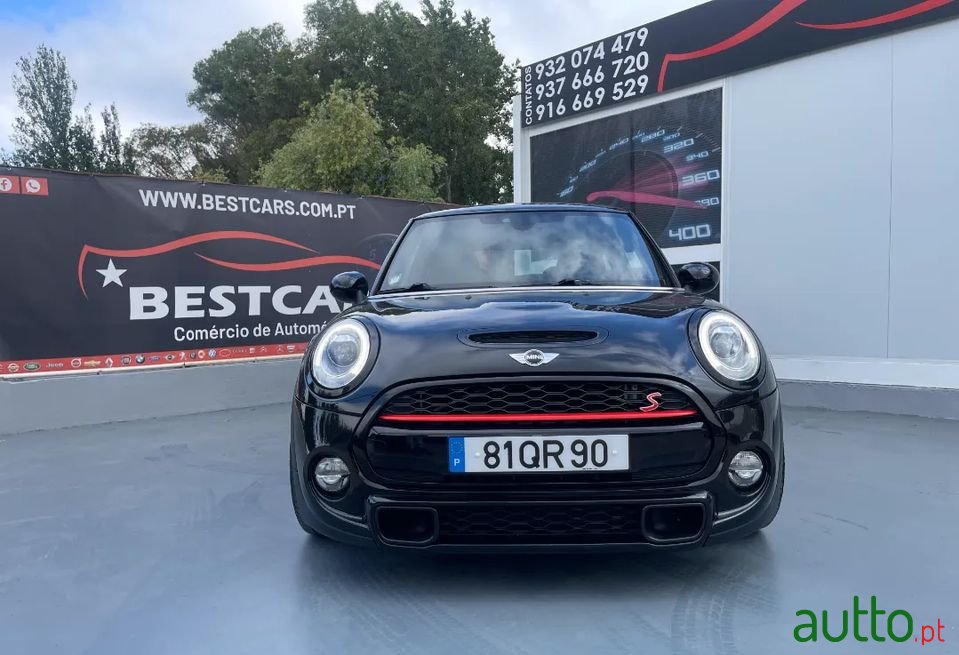 2015' MINI Cooper photo #2