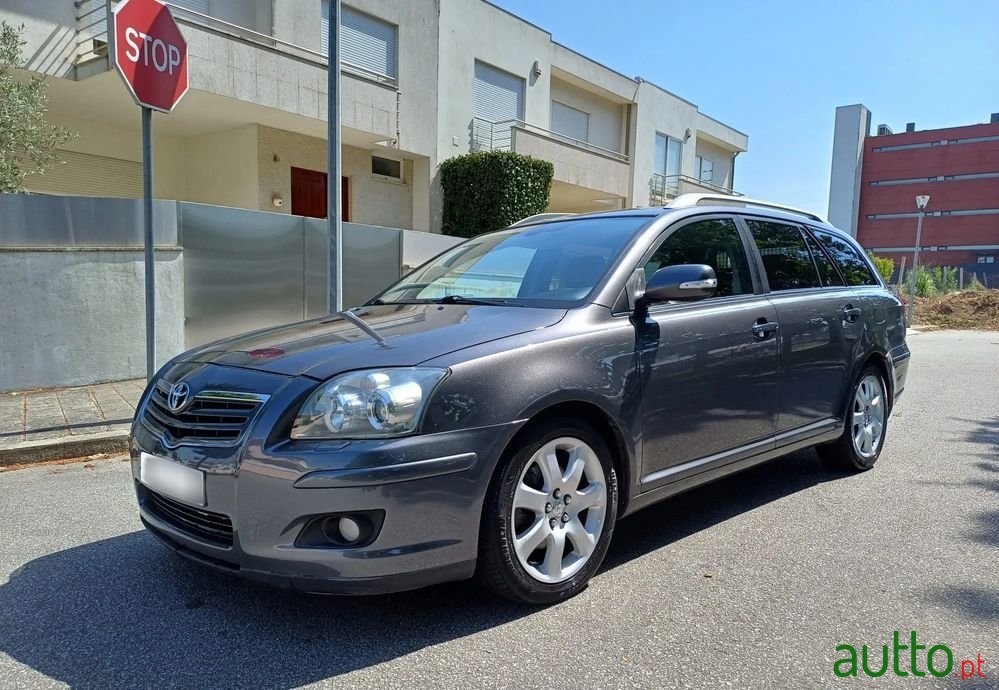2008' Toyota Avensis Sw photo #1