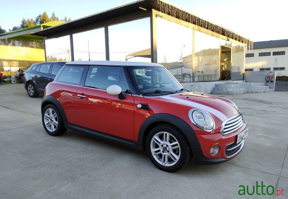 2011' MINI Cooper photo #1