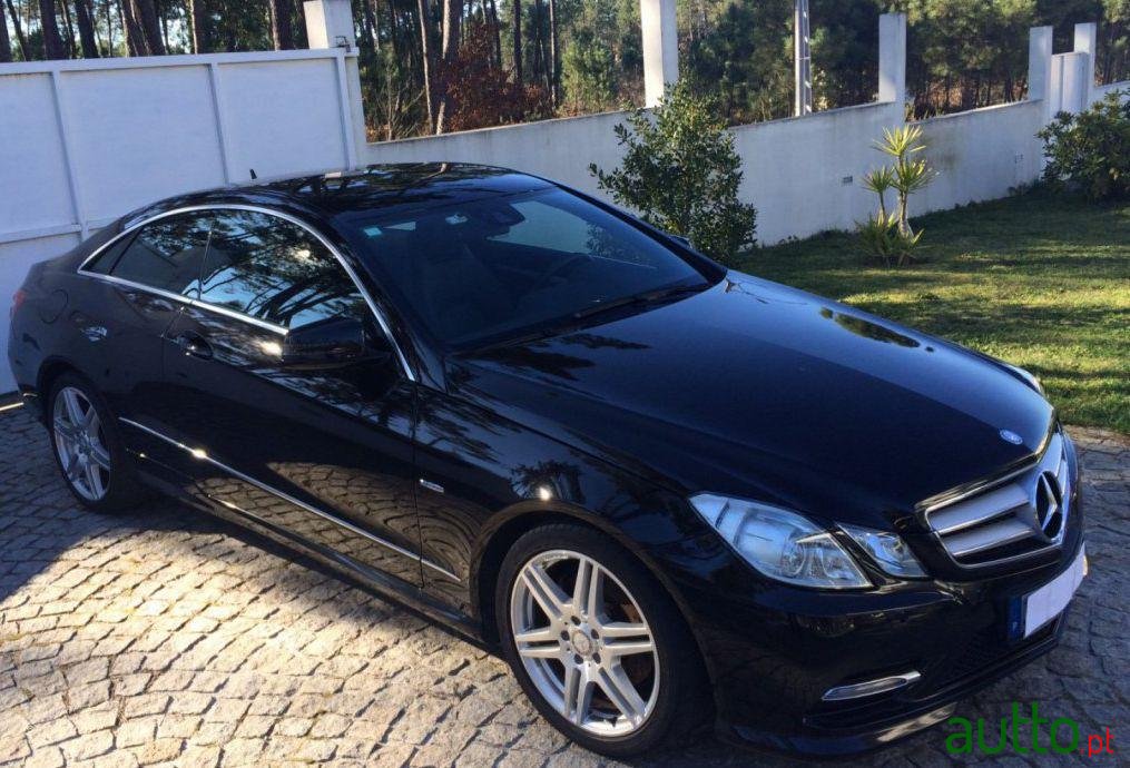 2012' Mercedes-Benz E 220 photo #1