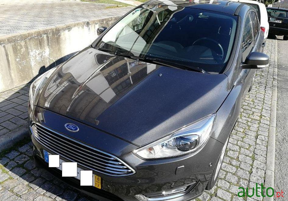 2016' Ford Focus photo #2
