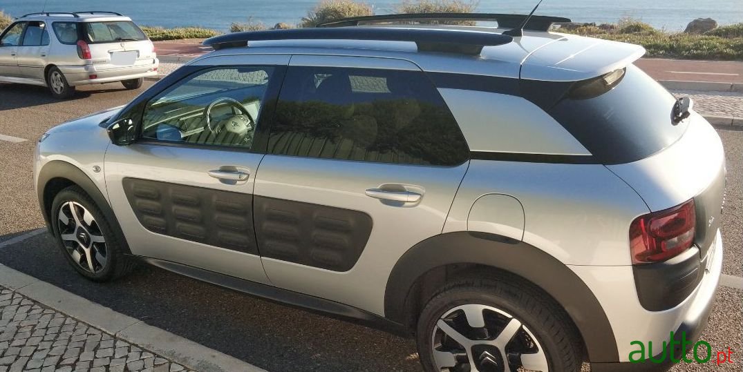 2017' Citroen C4 Cactus photo #3