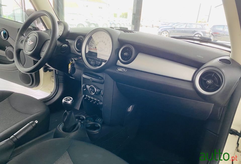 2013' MINI One photo #5