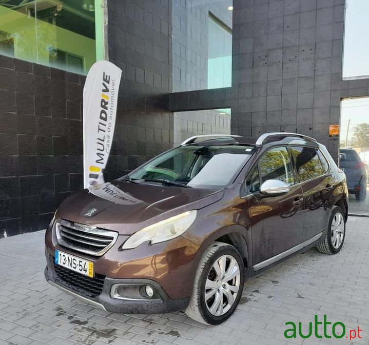 2013' Peugeot 2008 photo #1