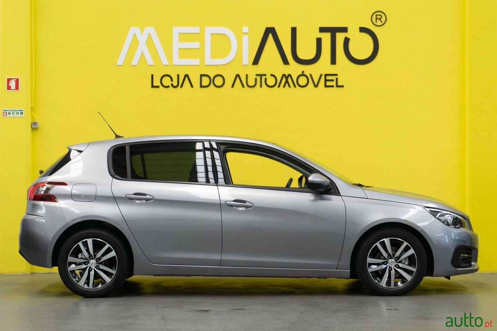 2018' Peugeot 308 photo #5