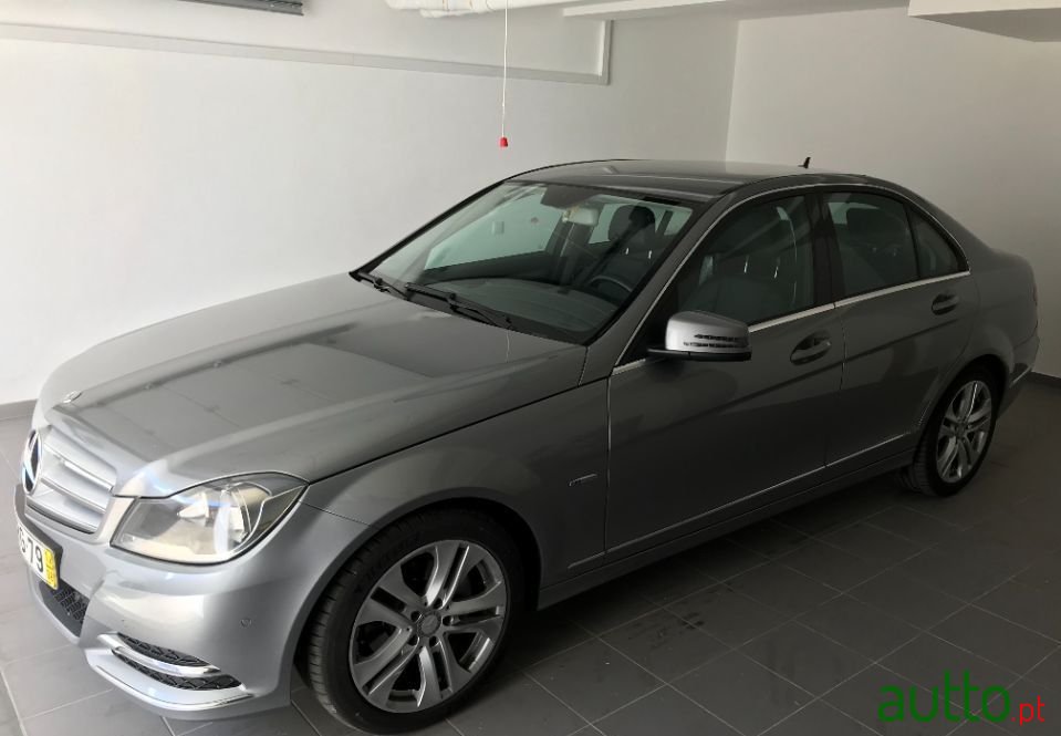 2012' Mercedes-Benz C-200 photo #2