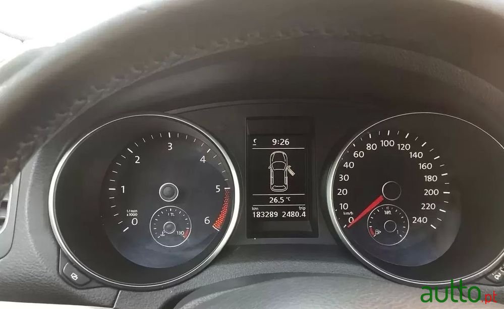 2012' Volkswagen Golf photo #3