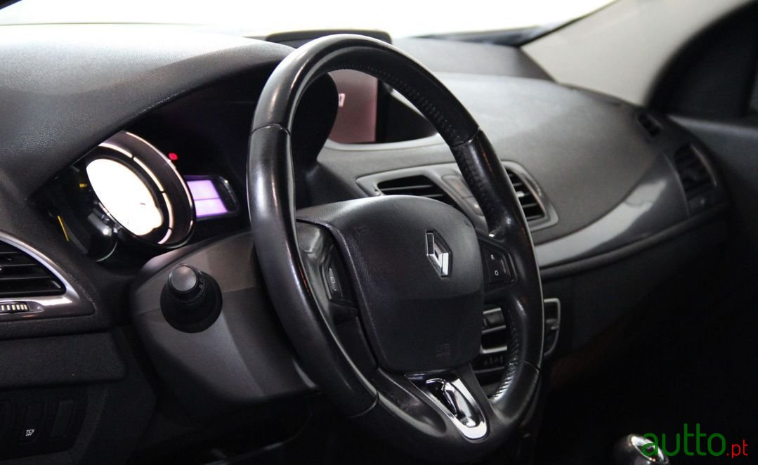 2013' Renault Megane photo #6