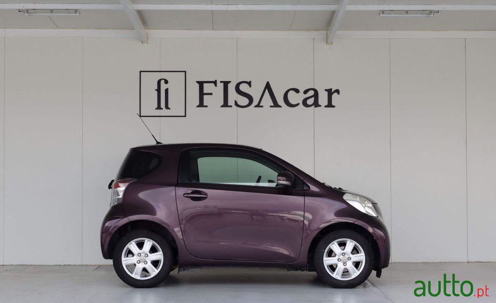 2009' Toyota iQ 1.0 Vvt-I Essential photo #4