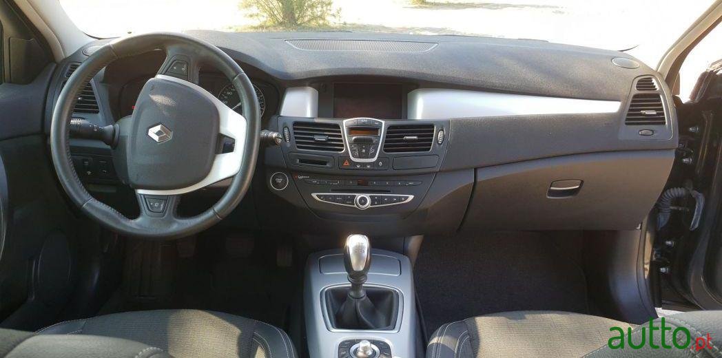 2009' Renault Laguna Break photo #1