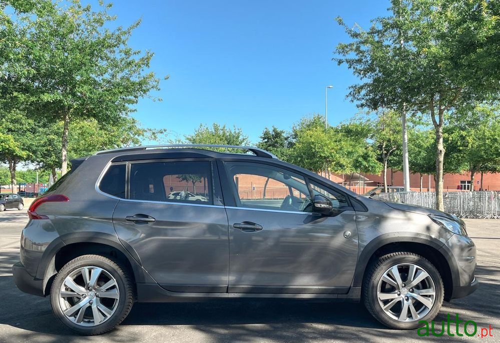 2019' Peugeot 2008 Puretech 110 photo #5