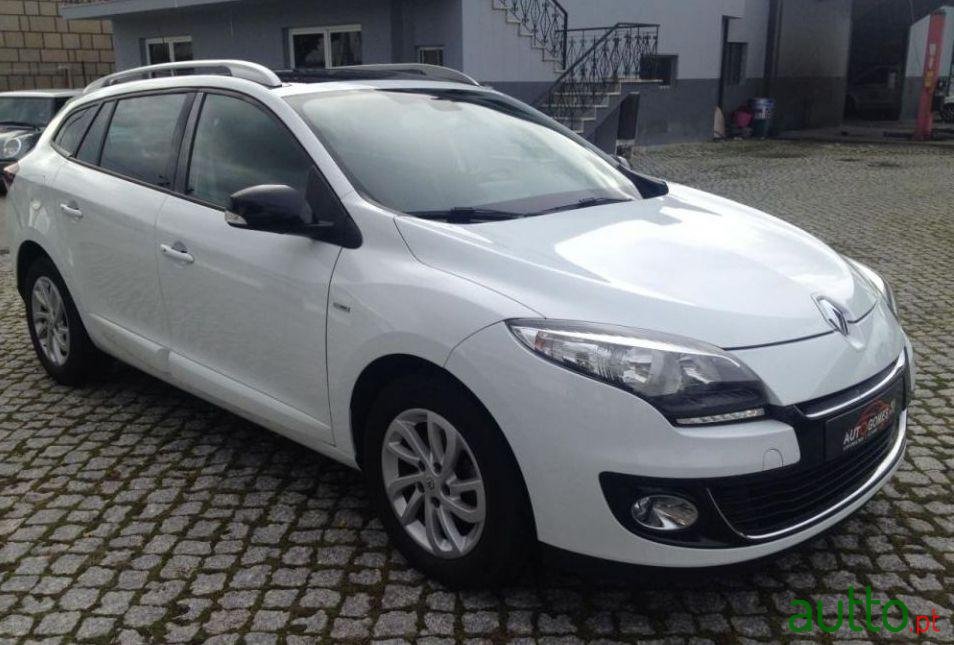 2013' Renault Megane Sport Tourer photo #2