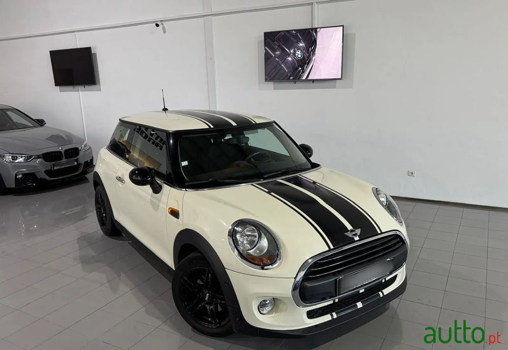 2015' MINI One D 3 Portas photo #5