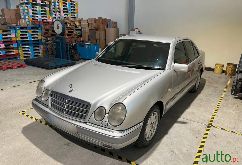 1998' Mercedes-Benz E 250 Td Classic photo #2