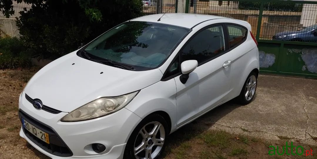 2010' Ford Fiesta Sport photo #2