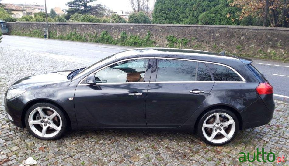 2012' Opel Insignia Sports Tourer photo #3