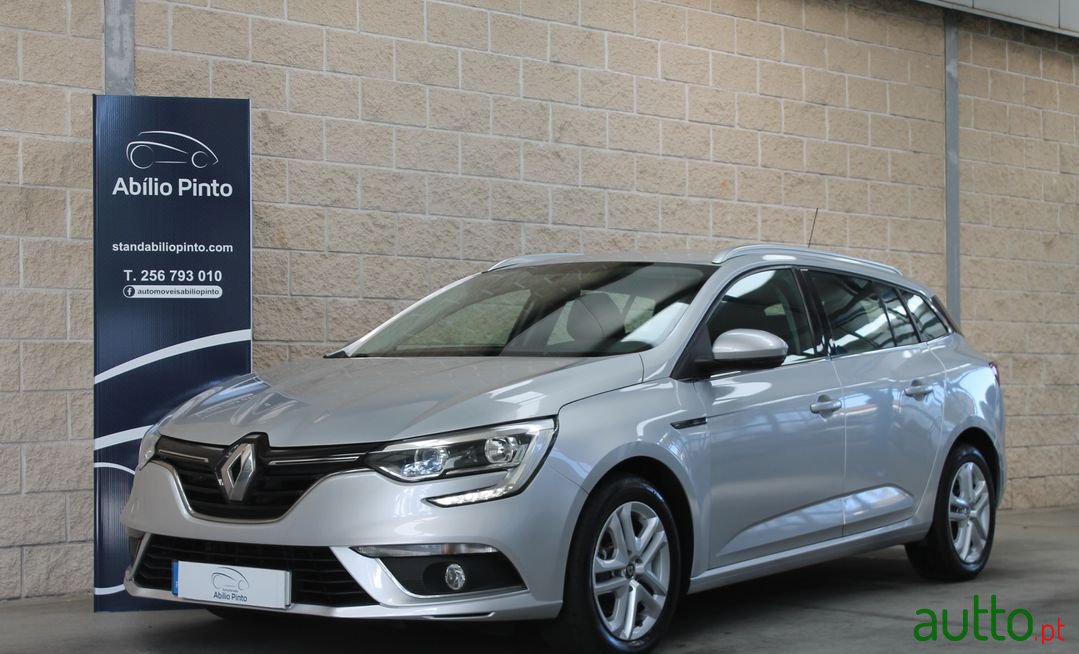 2017' Renault Megane Sport Tourer photo #1