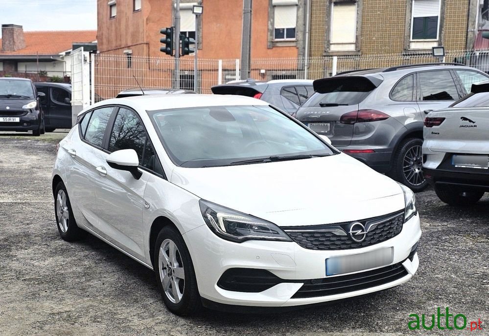 2020' Opel Astra 1.5 D S&S Edition photo #3