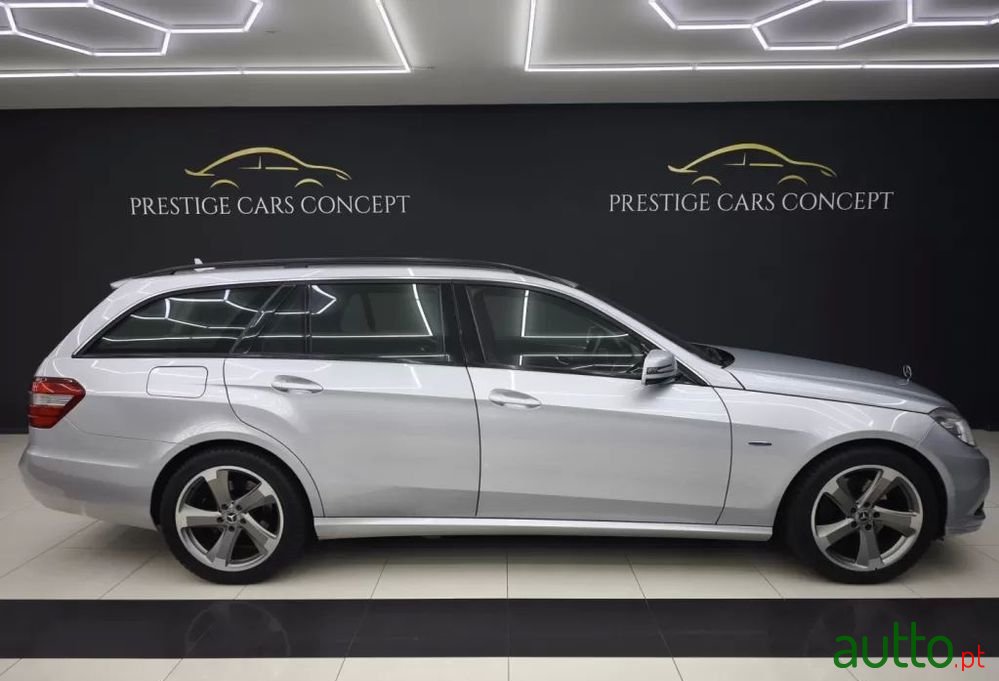 2011' Mercedes-Benz Classe E photo #1