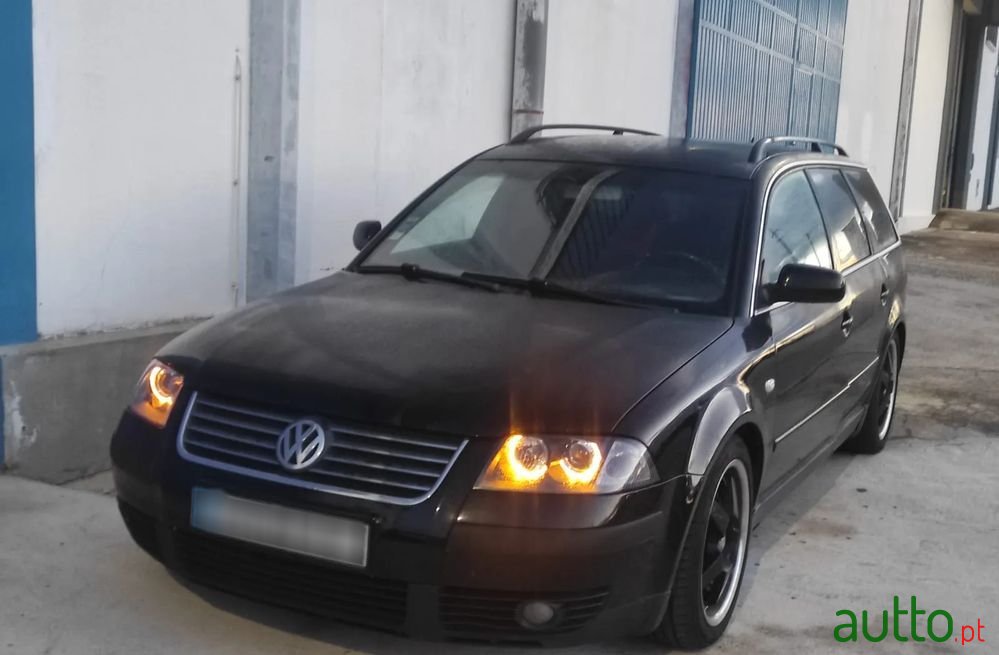2001' Volkswagen Passat photo #2