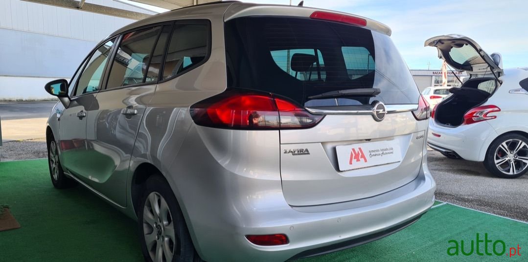 2014' Opel Zafira photo #4