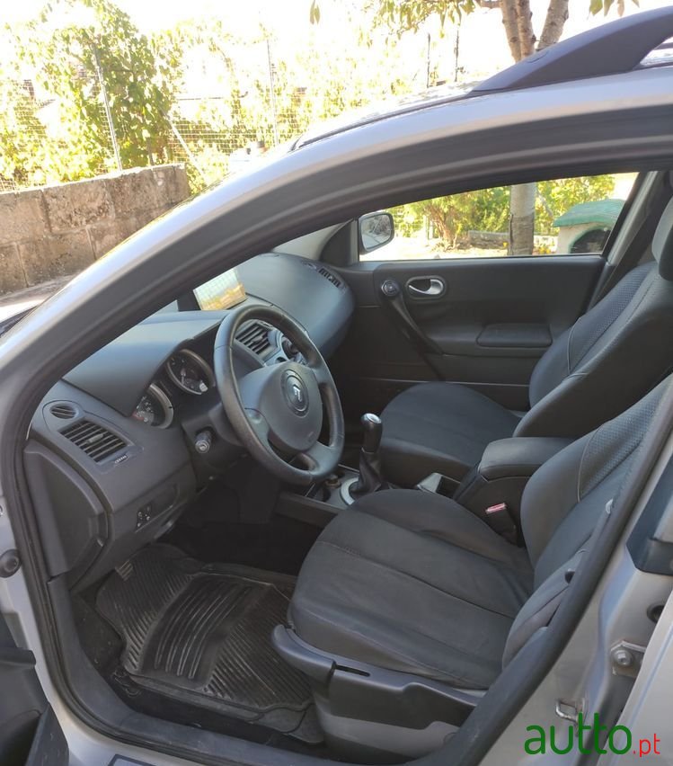 2005' Renault Megane Break photo #6