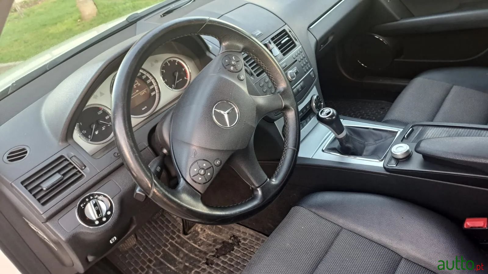 2008' Mercedes-Benz C-200 photo #3