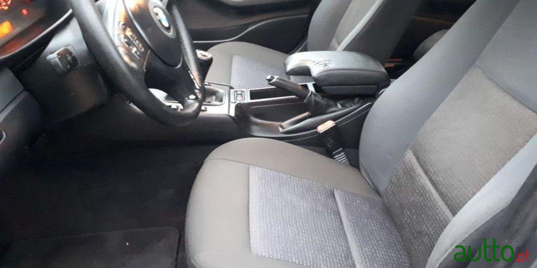 2004' BMW 320 Touring photo #2