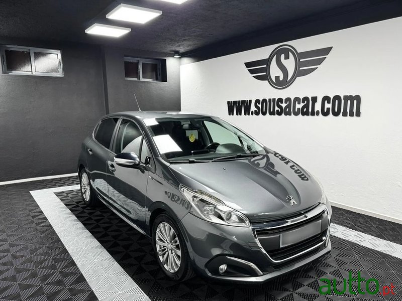 2016' Peugeot 208 1.6 Bluehdi Active photo #4