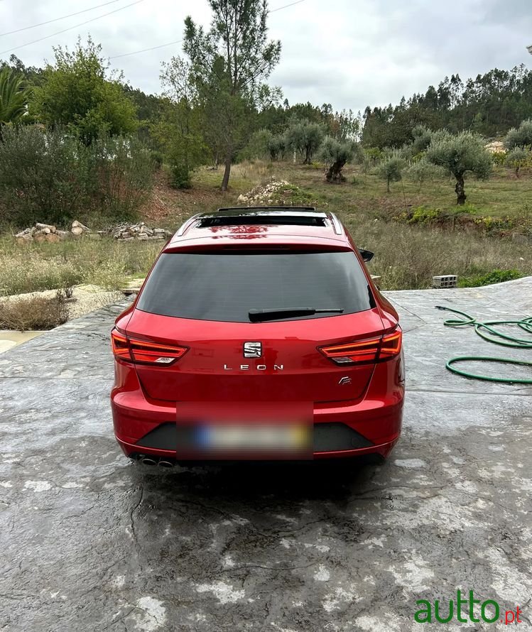 2019' SEAT Leon St photo #3