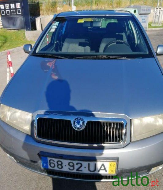 2002' Skoda Fabia 5 Portas photo #1