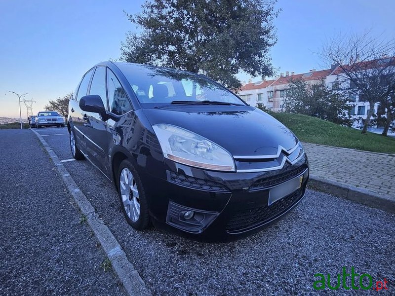 2010' Citroen C4 Picasso photo #1