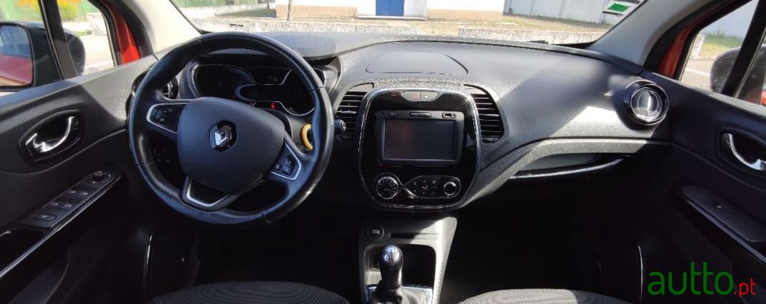 2016' Renault Captur photo #1