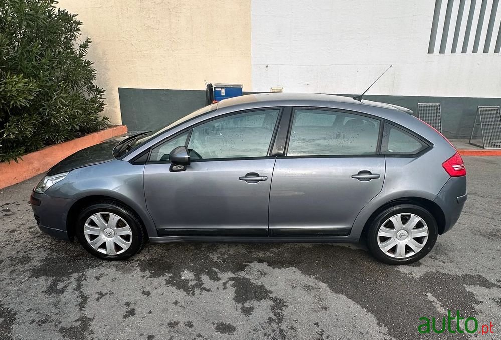 2009' Citroen C4 photo #2