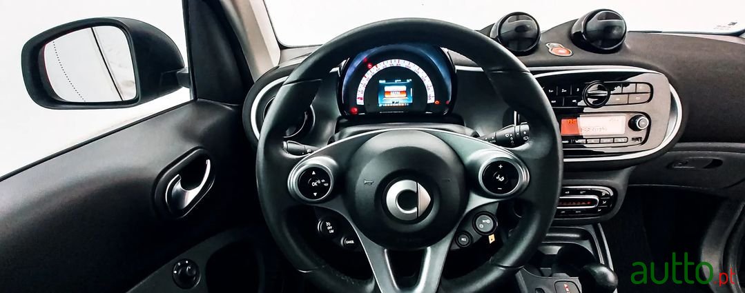 2019' Smart Fortwo photo #4