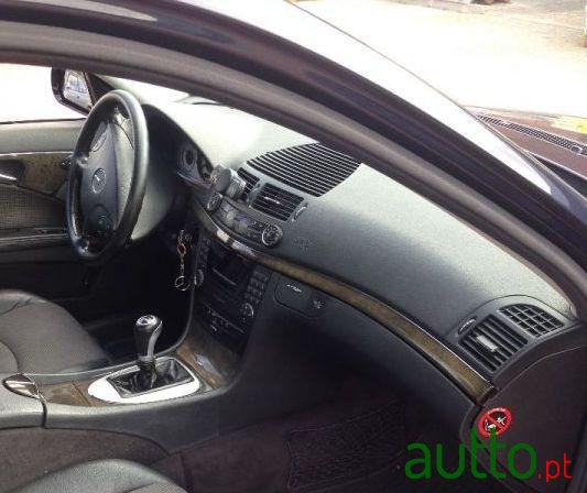 2003' Mercedes-Benz 220 photo #3