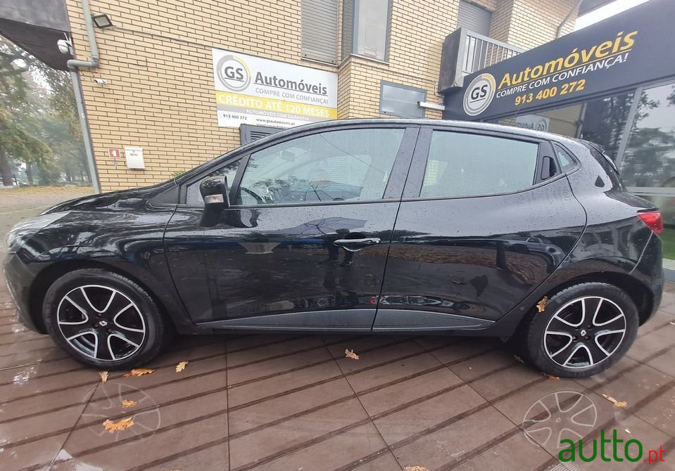 2014' Renault Clio photo #2