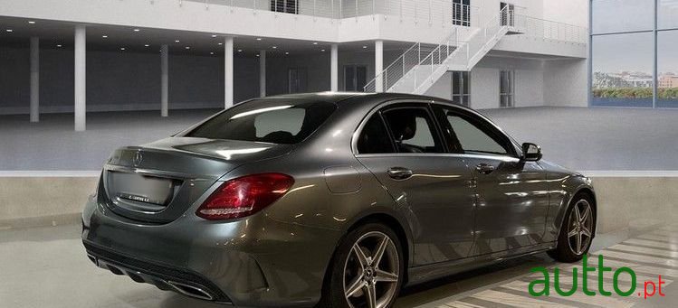 2018' Mercedes-Benz Classe C photo #3