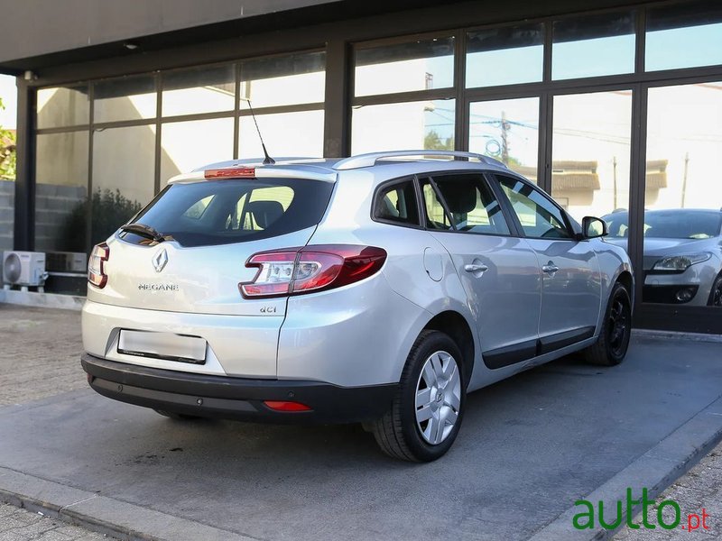 2013' Renault Megane Sport Tourer photo #5