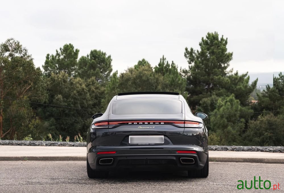 2020' Porsche Panamera 4 E-Hybrid photo #4